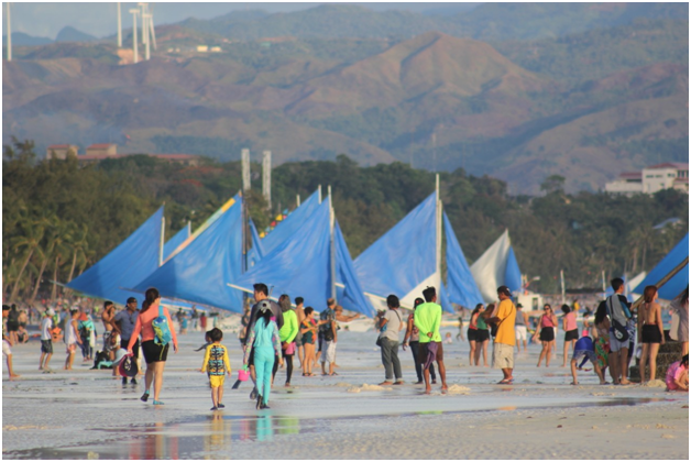 Boracay Tourists_image